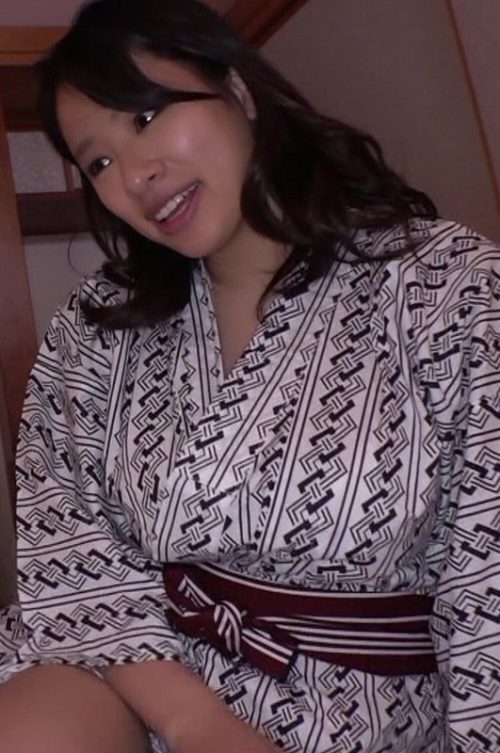 TSSR-2907 旦那の横で爆乳奥さんをマッサージ→ハメ倒す！